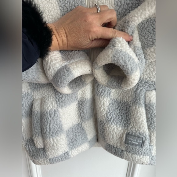 Abercrombie Sherpa Checkered Mockneck jacket - Size 11/12 EUC - Picture 4 of 6